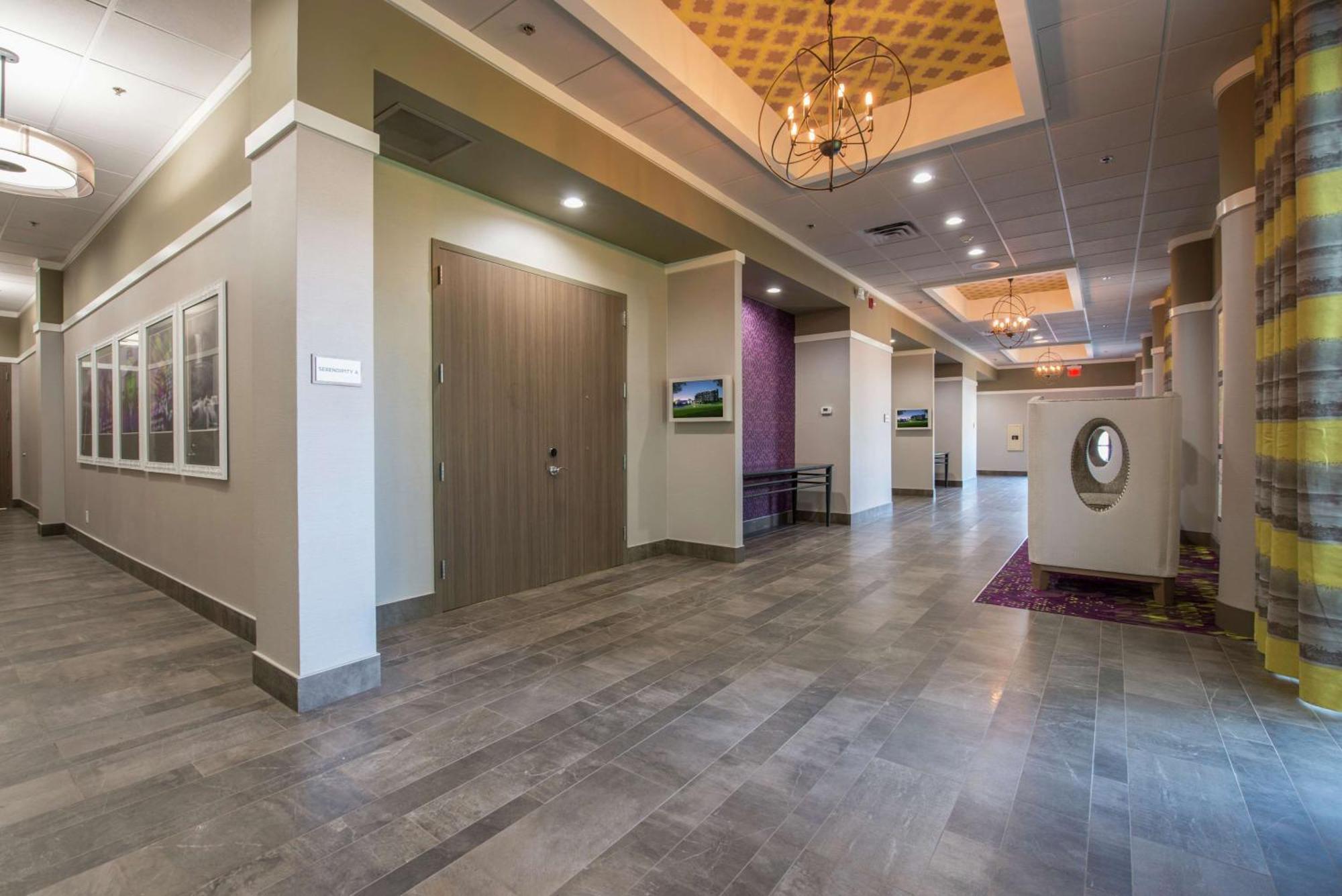 Doubletree By Hilton Winston Salem - University, Nc Exterior foto